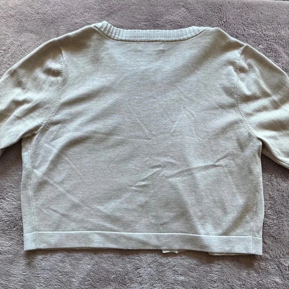 Calvin Klein Women Beige Bell Sleeve Cropped Cardigan Sweater Size L - Picture 6 of 7
